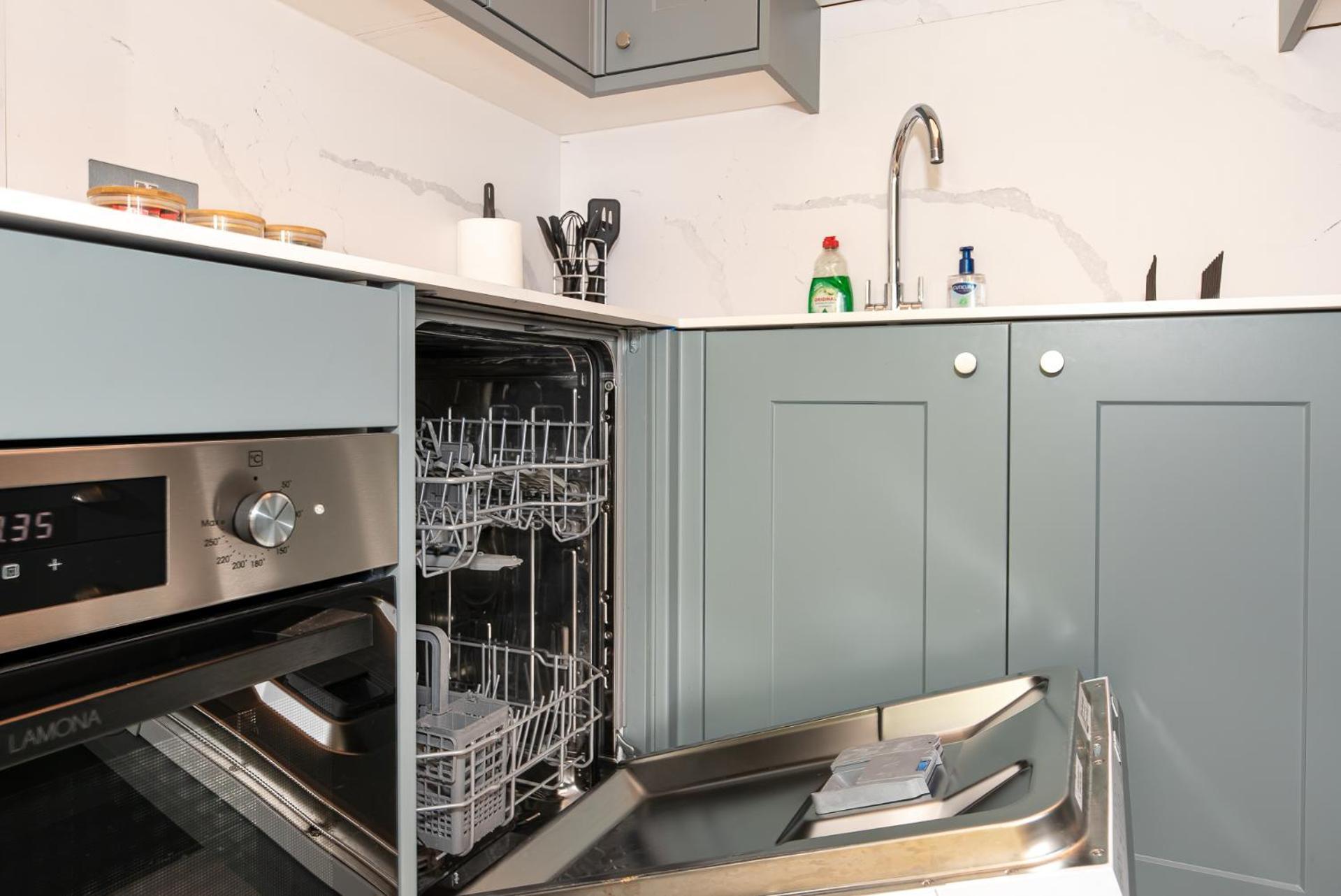 2-Bedroom Victorian Apartment In Kensington Лондон Екстер'єр фото