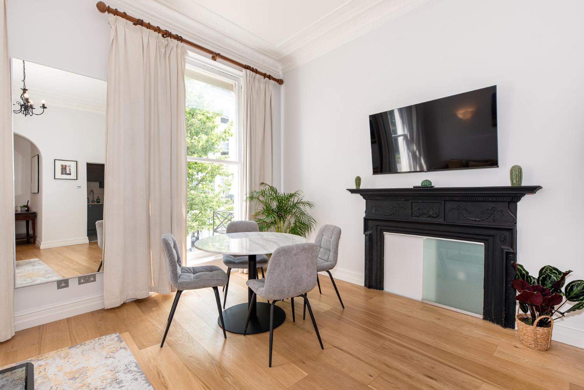 2-Bedroom Victorian Apartment In Kensington Лондон Екстер'єр фото